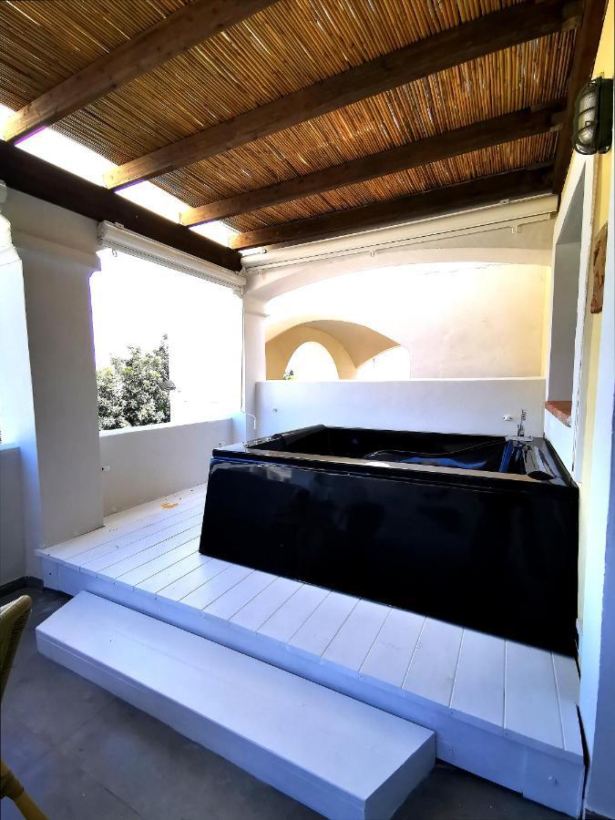 Relais Du Port Bed & Breakfast Santa Teresa Gallura Exterior photo